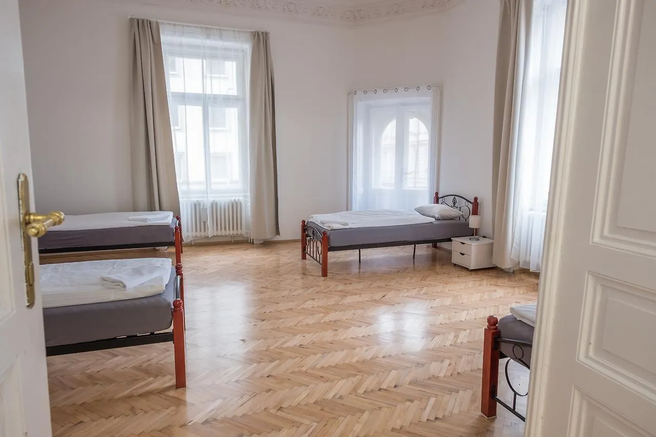 Apartments Resslova By The Dancing House Praga